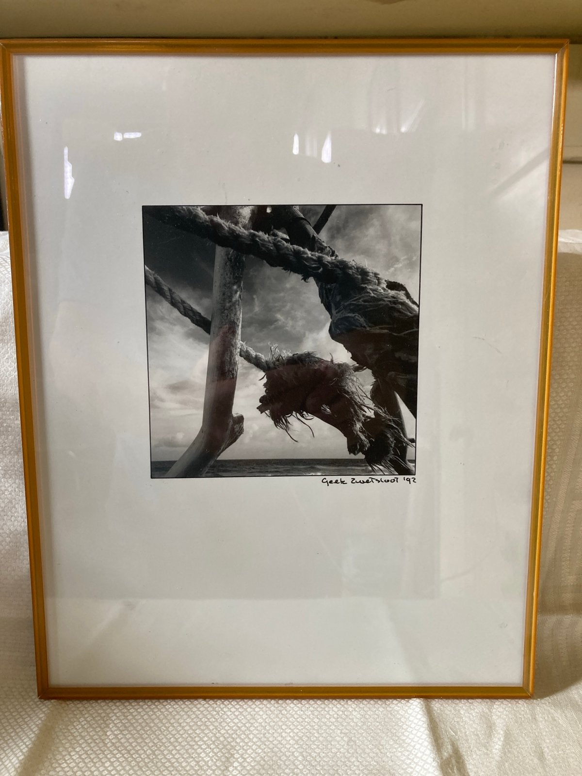Zwart-wit foto van Geek Zwetsloot, gesigneerd 1992, Ophalen of Verzenden, Foto, Fotografie, Achter glas