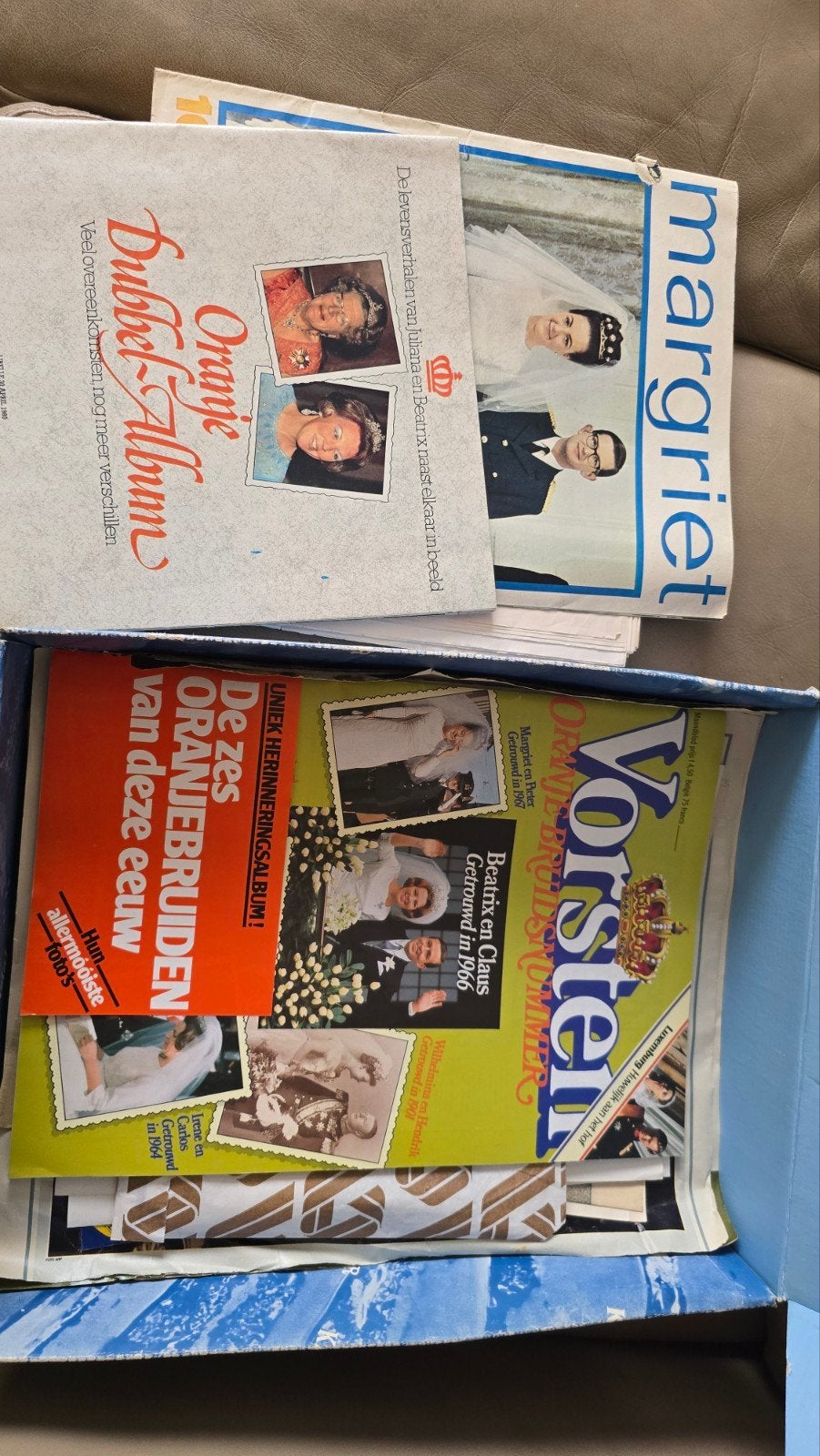 Knipsels en bewaarnummers Koninklijke familie jaren 60-70-80, Ophalen, Gebruikt, Nederland, Tijdschrift of Boek