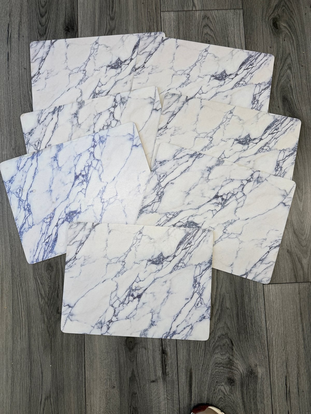 gratis 7 placemats marmerlook van Action, Ophalen, Gebruikt, Kunststof, Wit