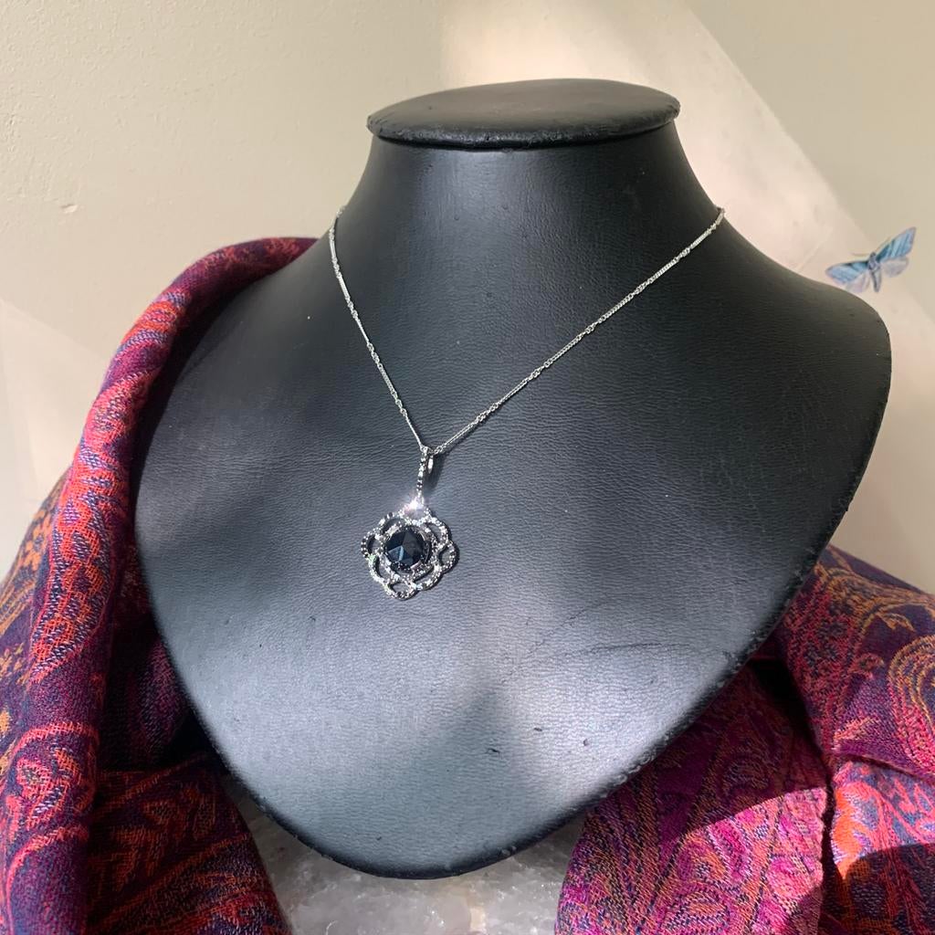 Spinel hanger beschermt vreugde succes welvaart magie, Zwart, Nieuw, Ophalen of Verzenden, Met edelsteen