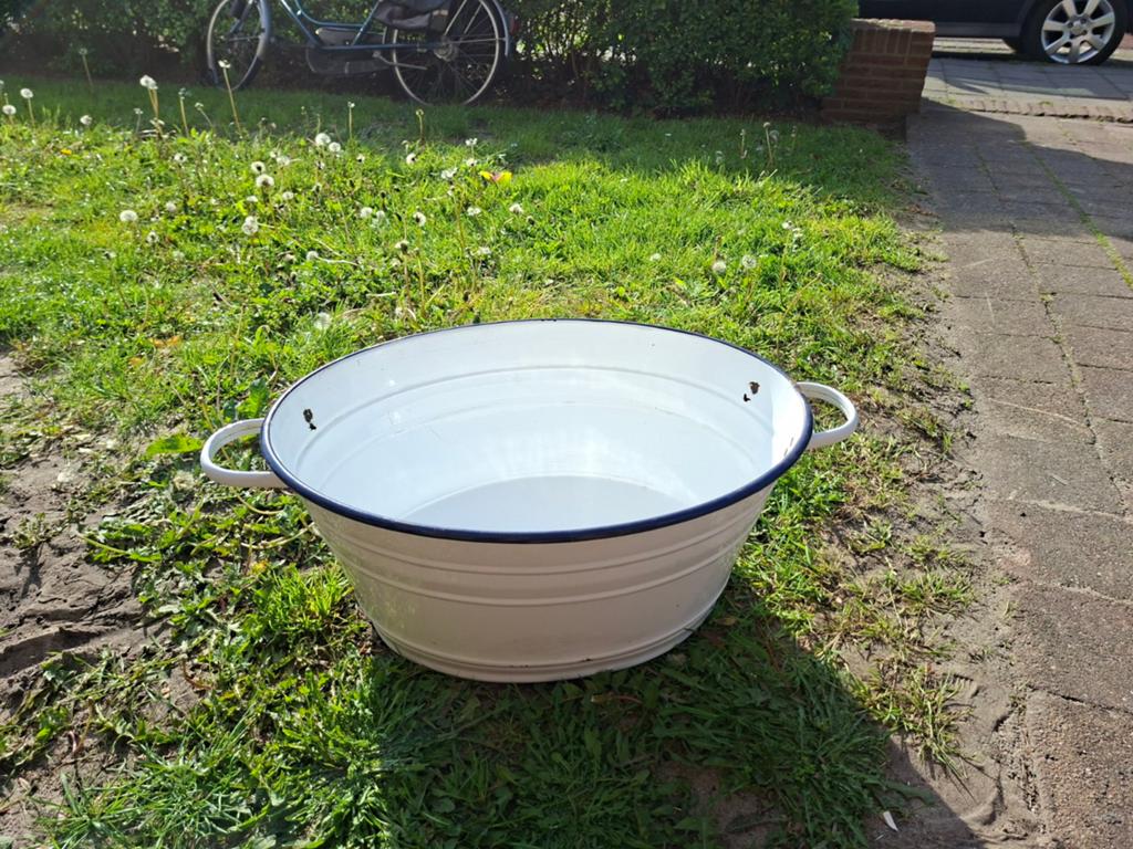 Vintage geëmailleerde kuip - wit met blauwe rand, Ophalen