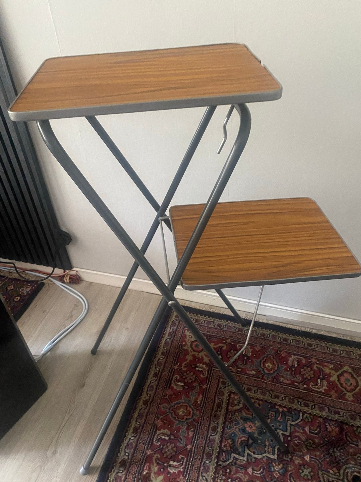 Projector/Beamertafel - 107 cm hoog, blad 30x40 cm, Ophalen, Overige materialen, Gebruikt, 75 cm of meer