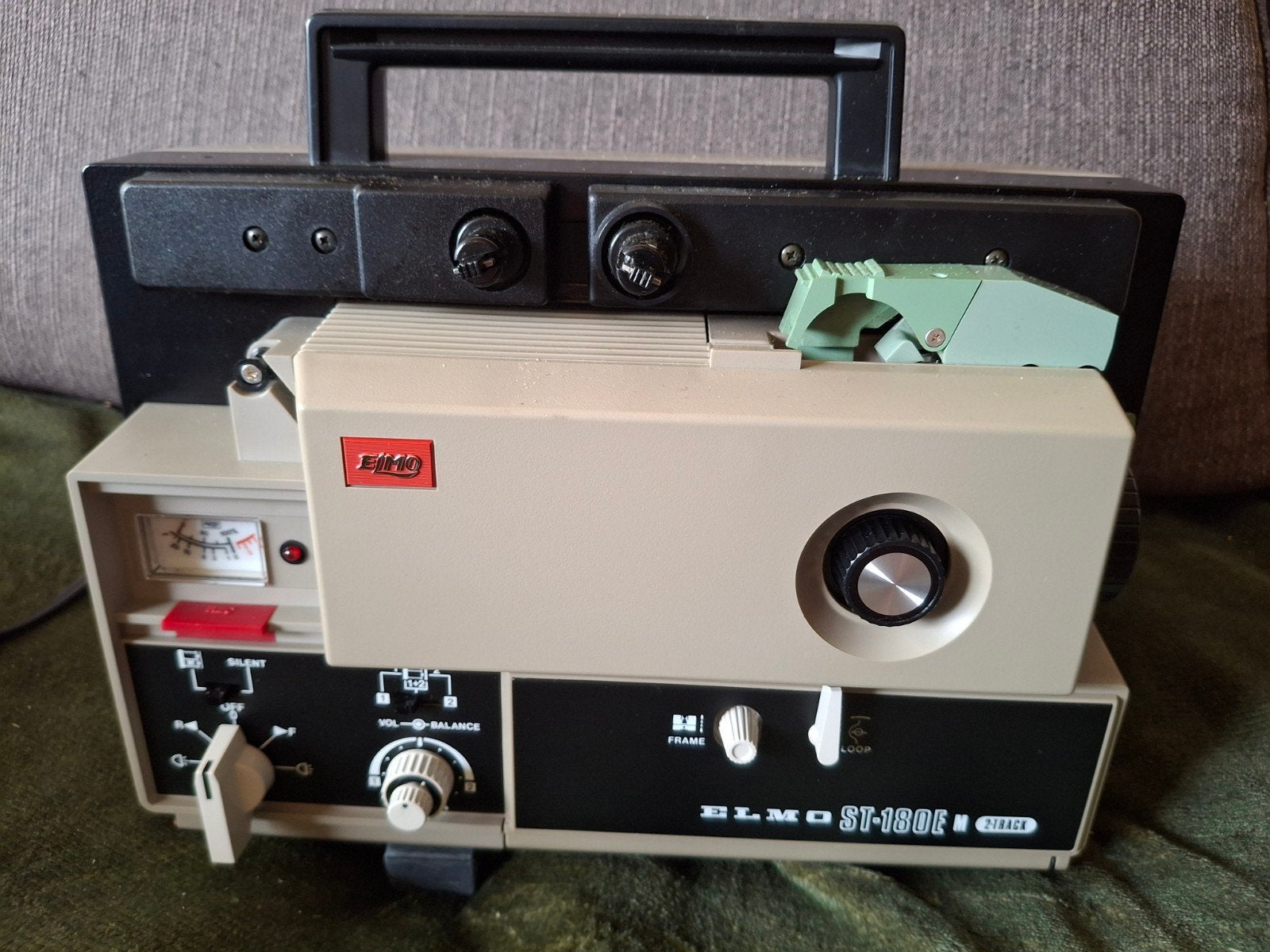 8mm Elmo ST180-E 2-track soundprojector, Ophalen of Verzenden, 1960 tot 1980, Projector