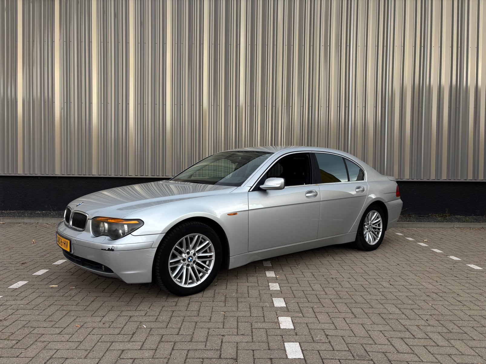 BMW 7-Serie 3.6 I 735 AUT 2002 Grijs | INRUILKOOPJE, Achterwielaandrijving, Leder, 3600 cc, 1835 kg