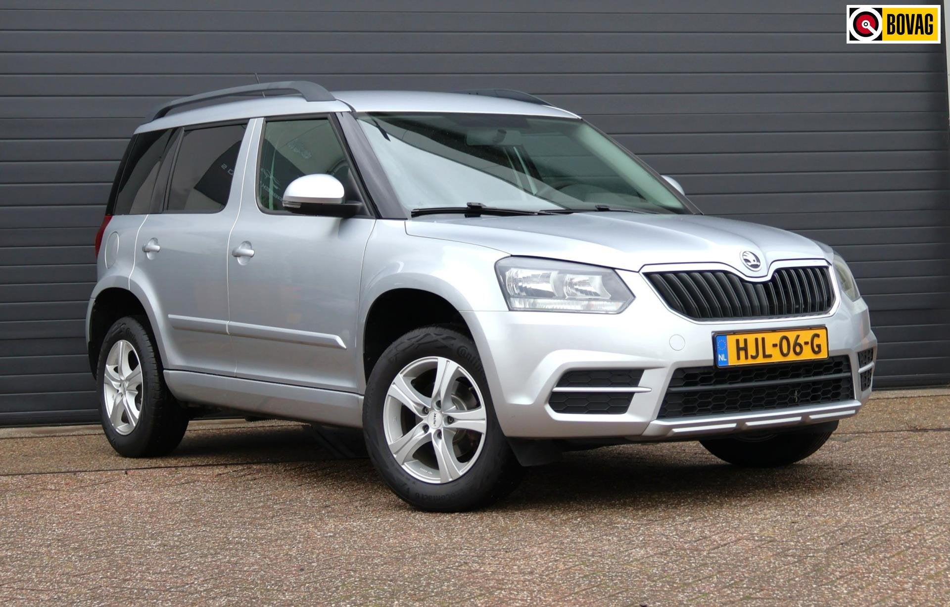 Skoda Yeti 1.2 TSI Active Plus Airco/PDC/Dealer onderhouden, Auto's, Voorwielaandrijving, Stof, Gebruikt, Zwart