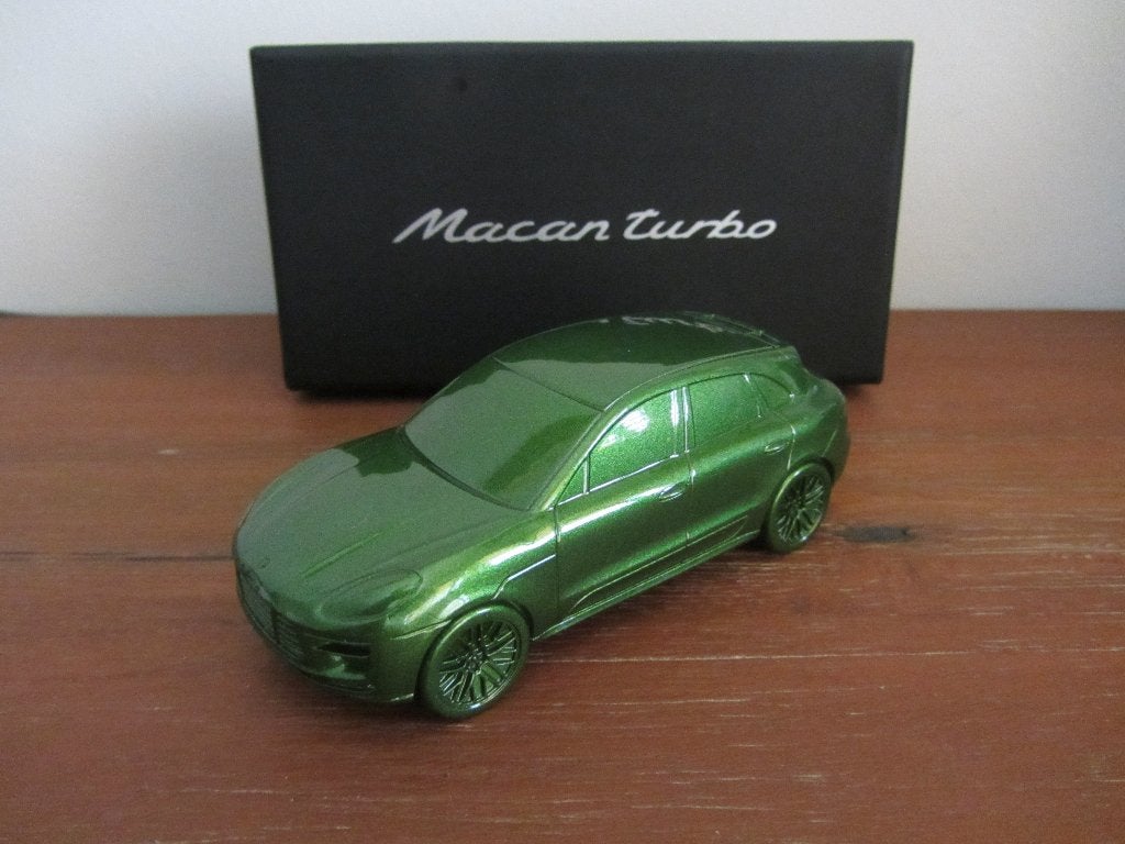 Porsche Macan Turbo 2020 Presse Papier, Paperweight, Hobby en Vrije tijd, Modelauto's | 1:43, Ophalen of Verzenden, Nieuw, Auto