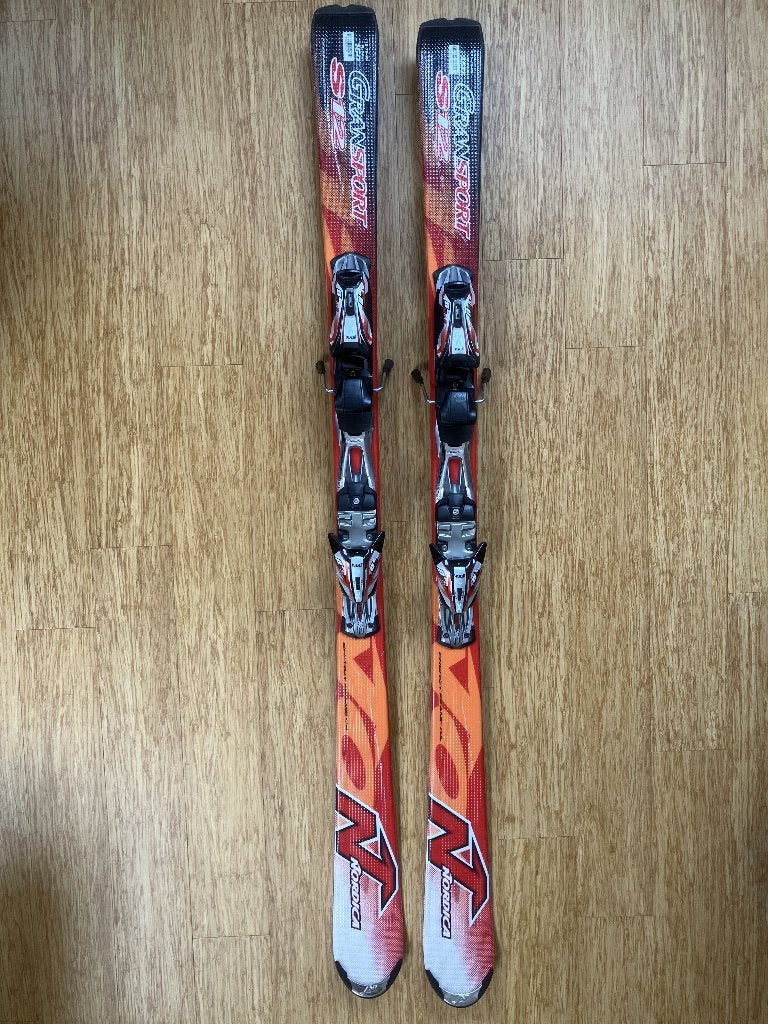 Set dames Nordica Ski's (150 cm) en schoenen (285 mm), Ophalen, 140 tot 160 cm, Gebruikt, Nordica
