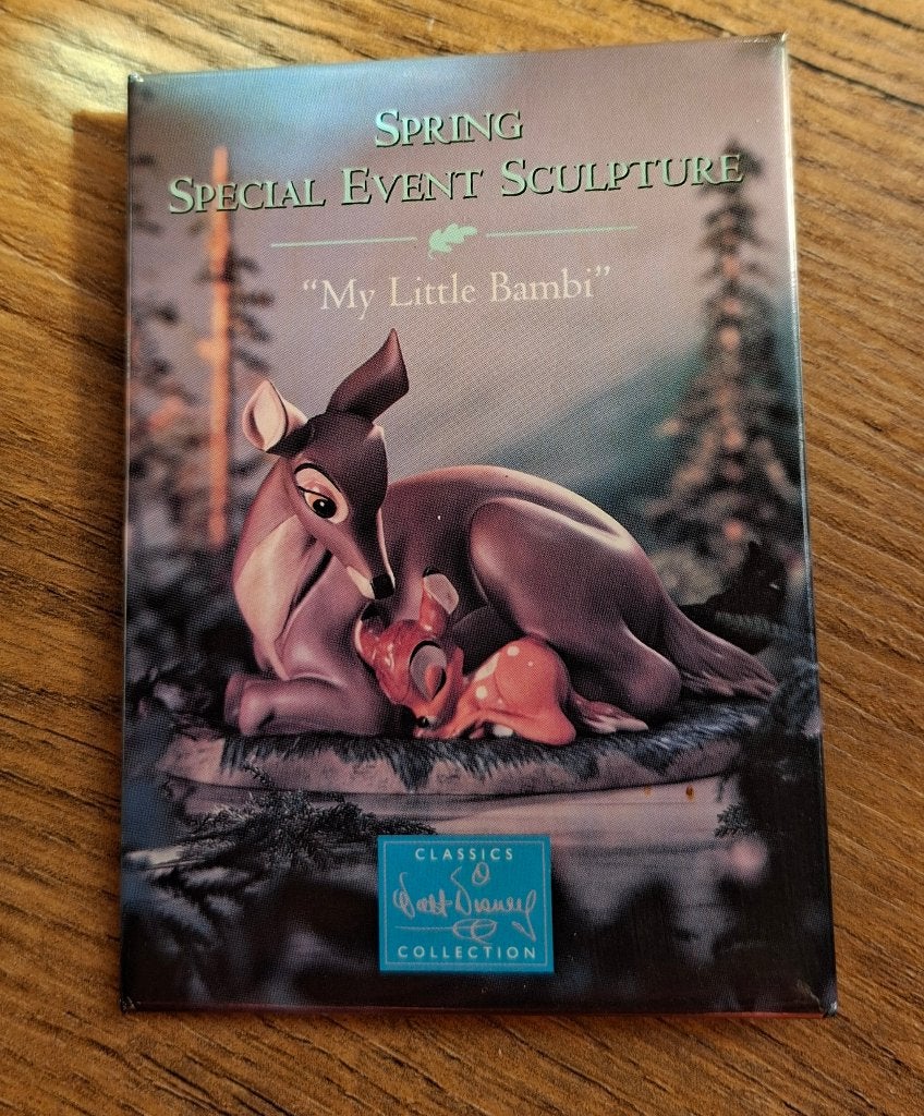 Disney Bambi Special Event Sculpture button 2000, Verzamelen, Ophalen of Verzenden, Bambi of Dumbo, Zo goed als nieuw, Overige typen