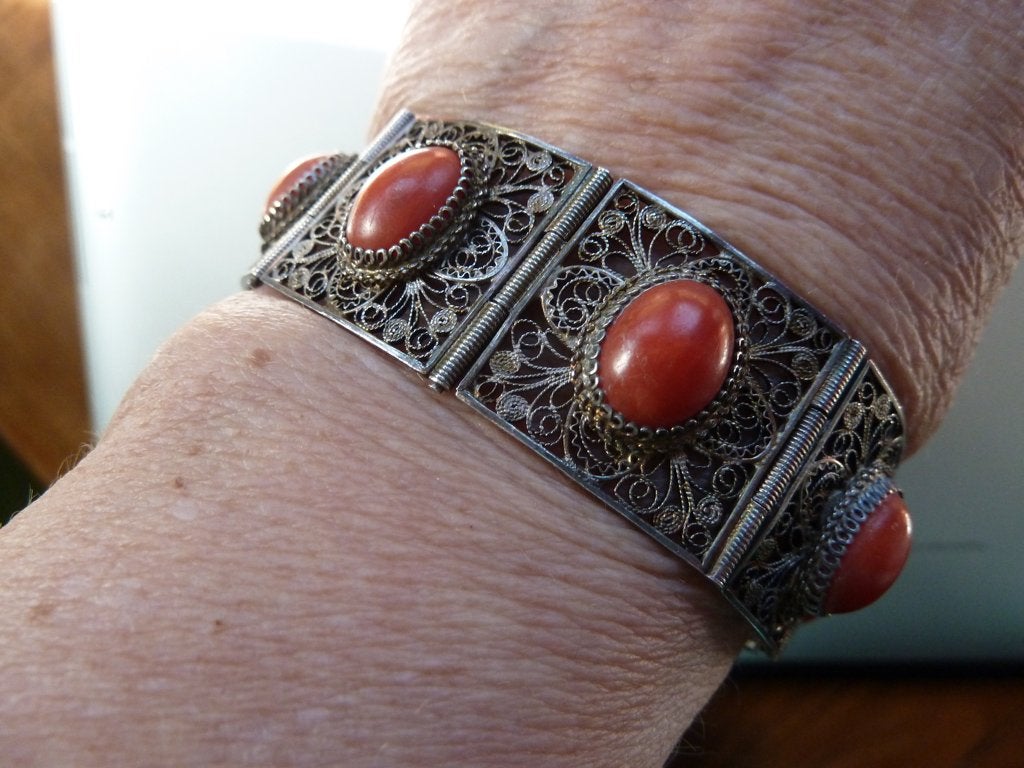 Antieke zilveren armband ca. 1880 met bloedkoraal cabochons, Sieraden, Tassen en Uiterlijk, Verzenden, Zilver, Armband, Met edelsteen