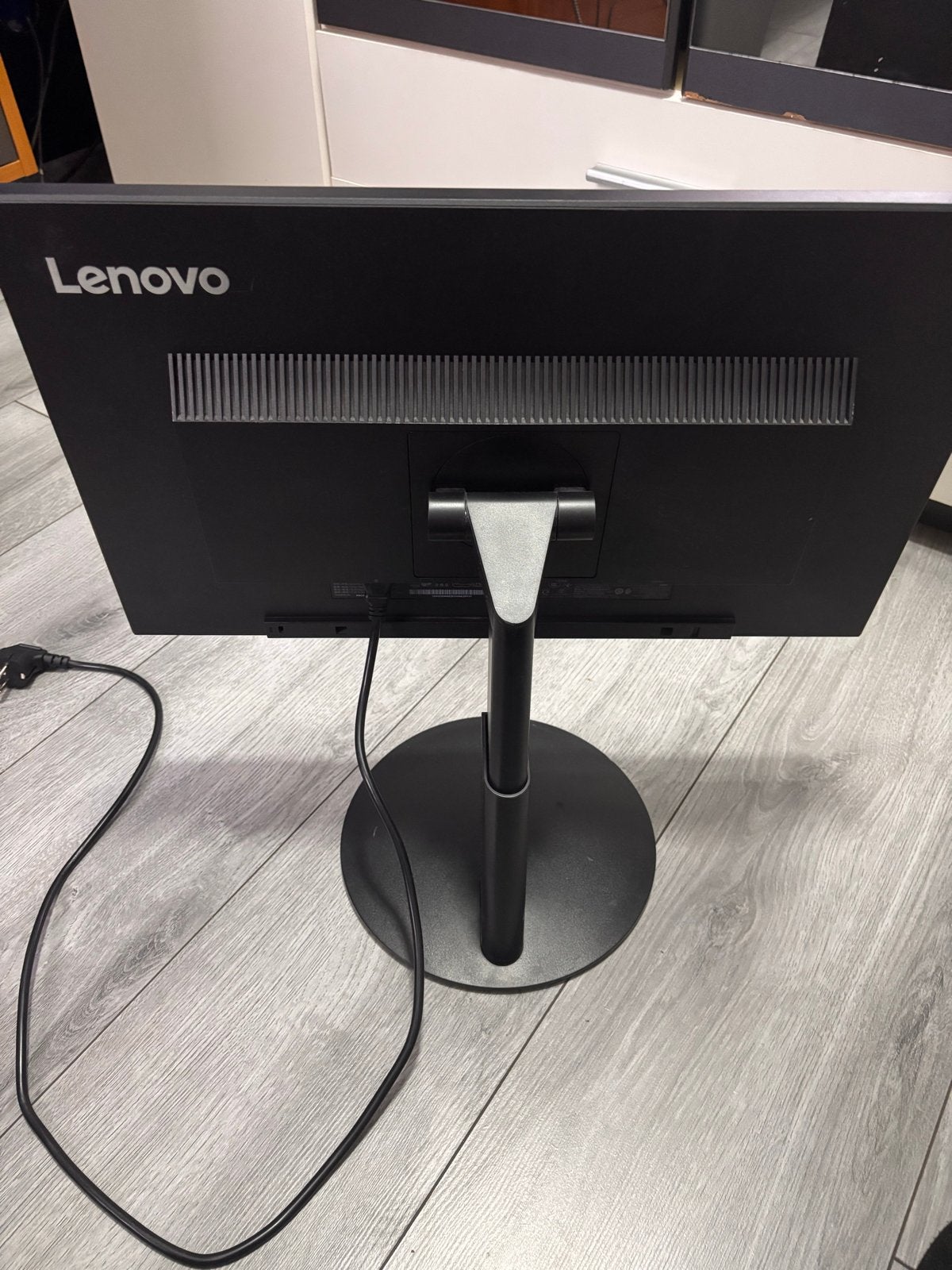 Lenovo ThinkVision Monitor - Zwart, Goede Staat, Computers en Software, Monitoren, Ophalen, Kantelbaar, Full HD, 60 Hz of minder