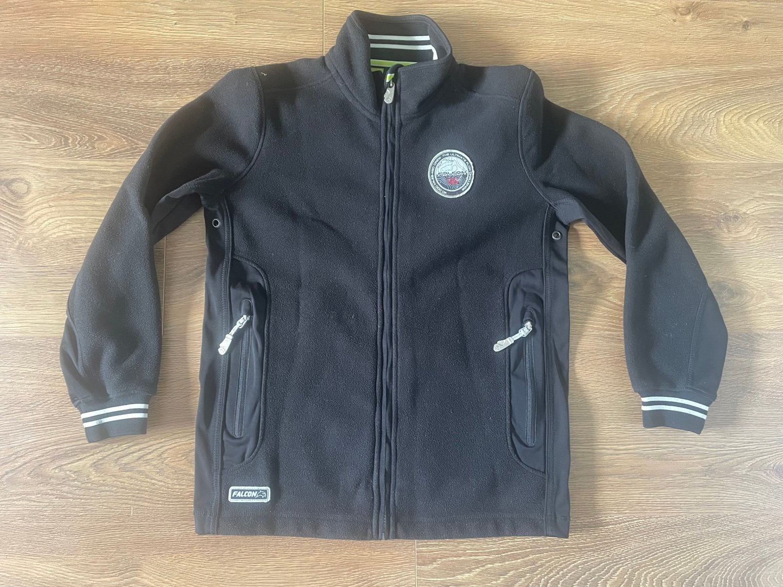 Prachtig vest falcon maat 176 nieuw, Ophalen of Verzenden, Nieuw, Jongen, Trui of Vest