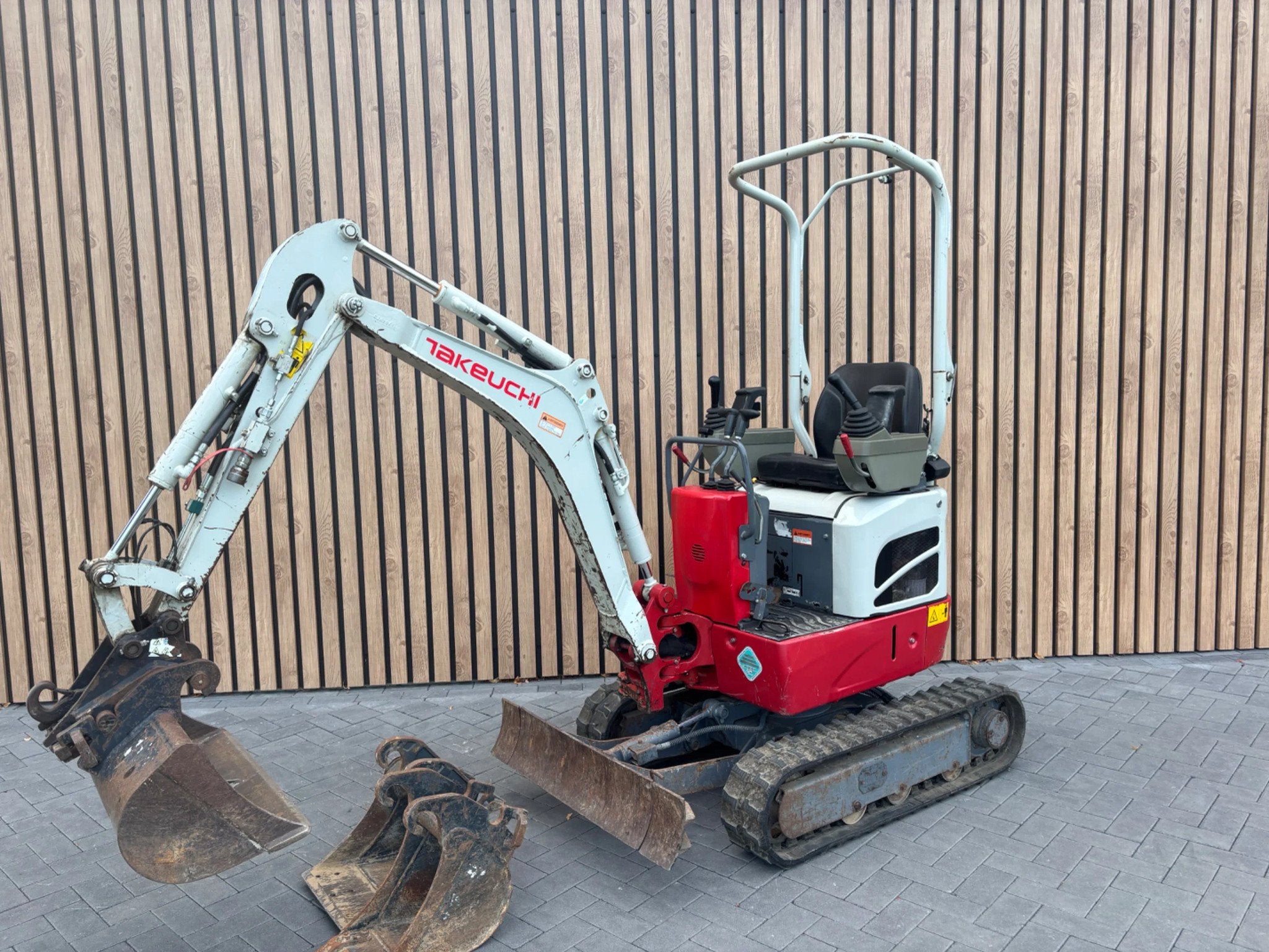 Takeuchi TB210R 1016 uur (bj 2021), Graafmachine