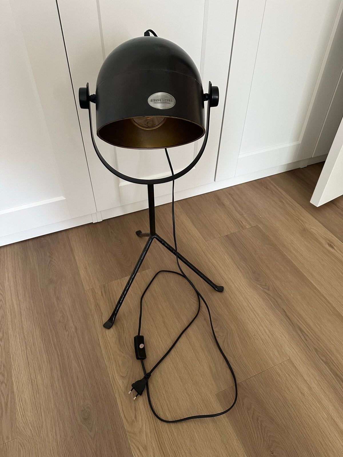 Riverdale driepoots lamp - 75 cm hoog met gouden binnenkant, Ophalen of Verzenden, Gebruikt, Metaal, Minder dan 100 cm