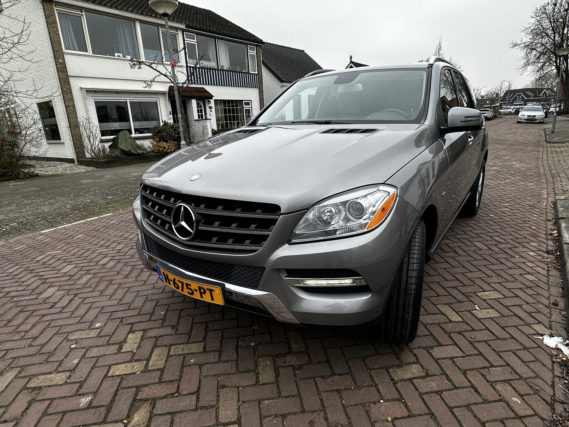 Mercedes-Benz M-Klasse 350 ML 4 Matic (bj 2012, automaat), Auto's, Mercedes-Benz, Automaat, Euro 5, Gebruikt, 138 €/maand