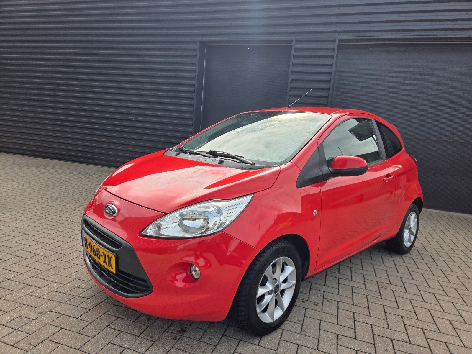 Ford Ka 1.2  NWE APK DISTRIBUTIE gedaan AIRCO VOORUITVERWARM, Auto's, Voorwielaandrijving, 1242 cc, 4 cilinders, 4 stoelen