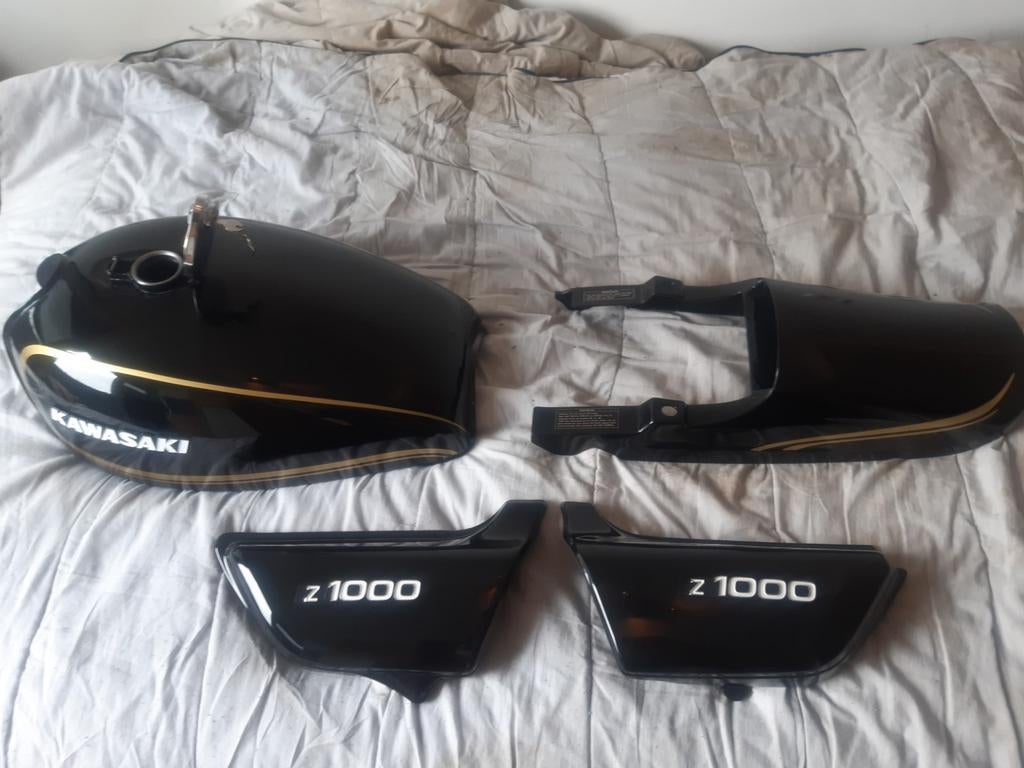 Kawasaki  KZ  1000   Tank Set  /      USA  model   1977, Ophalen of Verzenden, Nieuw