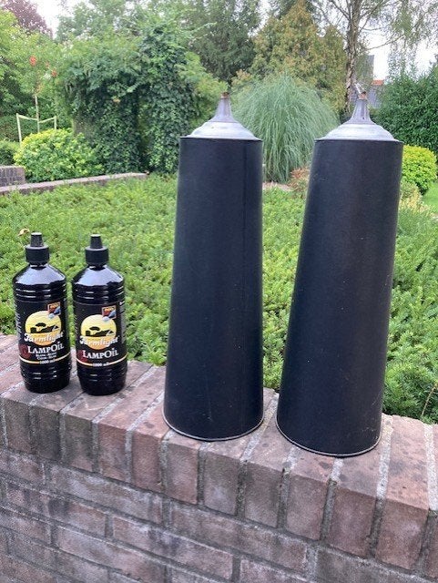 2 Olielampen Sfeerlichten voor buiten met 2 fles lampolie, Ophalen, Zo goed als nieuw