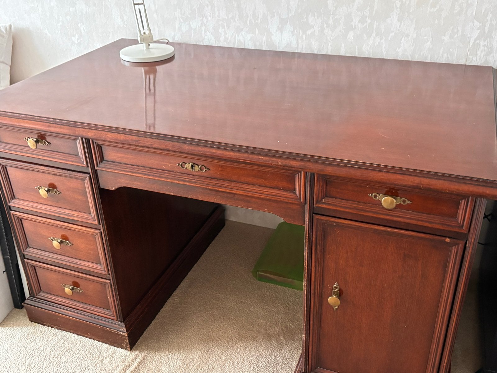Klassiek mahoniehouten bureau met lades en opbergruimte, Huis en Inrichting, Ophalen, Overige typen, Gebruikt, Bruin