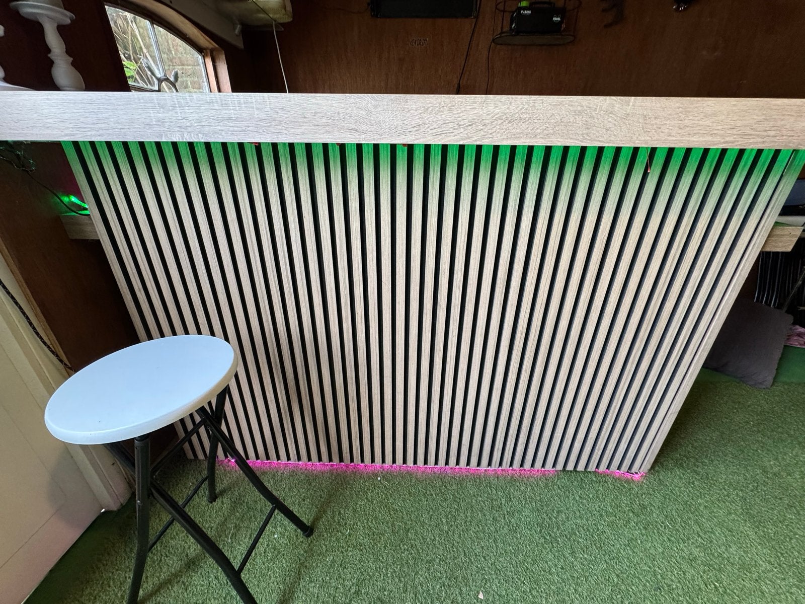 Moderne Bar met LED Verlichting - Perfect voor Thuis of Fees, Ophalen of Verzenden, Zo goed als nieuw