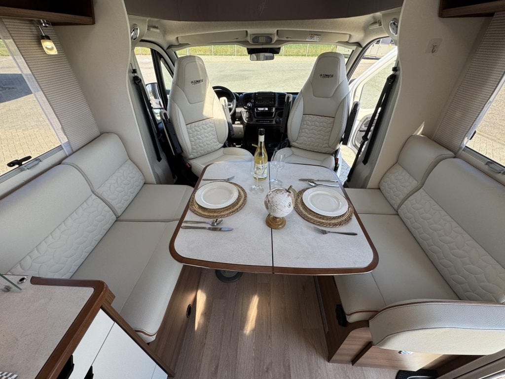 Foto 15 van Rapido Ultimate Line 696 F Automaat Heavy Chassis Keyless go