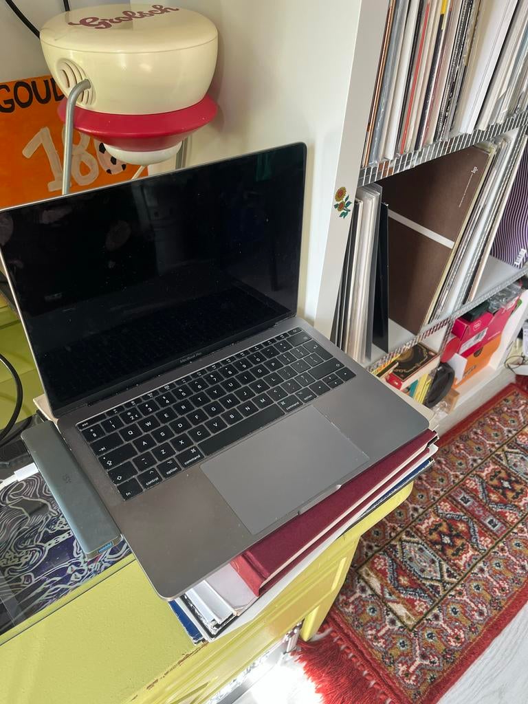 Macbook Pro 2017 13 inch - Scherm defect, Computers en Software, Apple Macbooks, MacBook Pro, 2 tot 3 Ghz, 8 GB, 13 inch