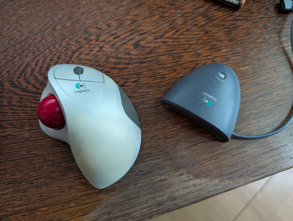 Logitech Trackman Wheel Draadloze Trackball Muis, Computers en Software, Muizen, Rechtshandig, Muis, Gebruikt, Ergonomisch