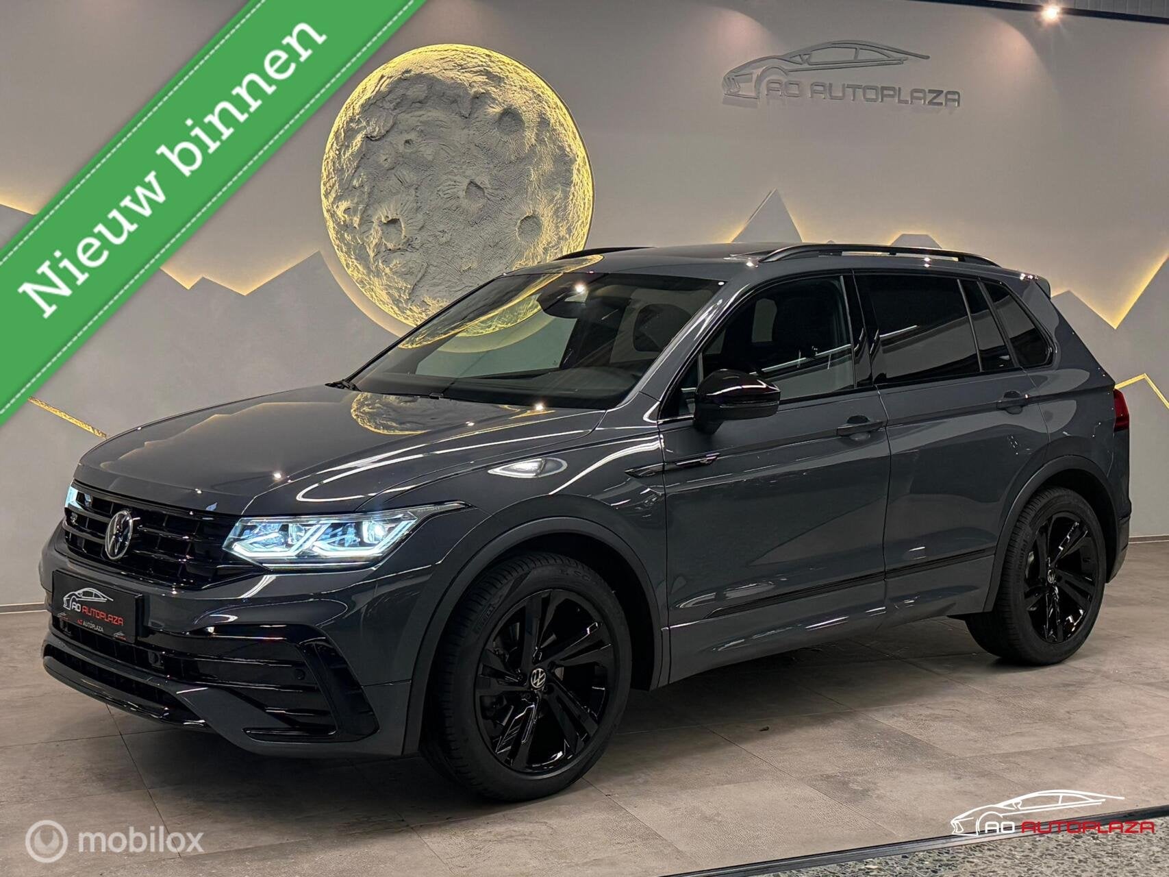 Volkswagen Tiguan 1.5 TSI R-Line Panorama/Leder/Memory/Trekh, Auto's, Dealer onderhouden, 15 km/l, 4 cilinders, 150 pk
