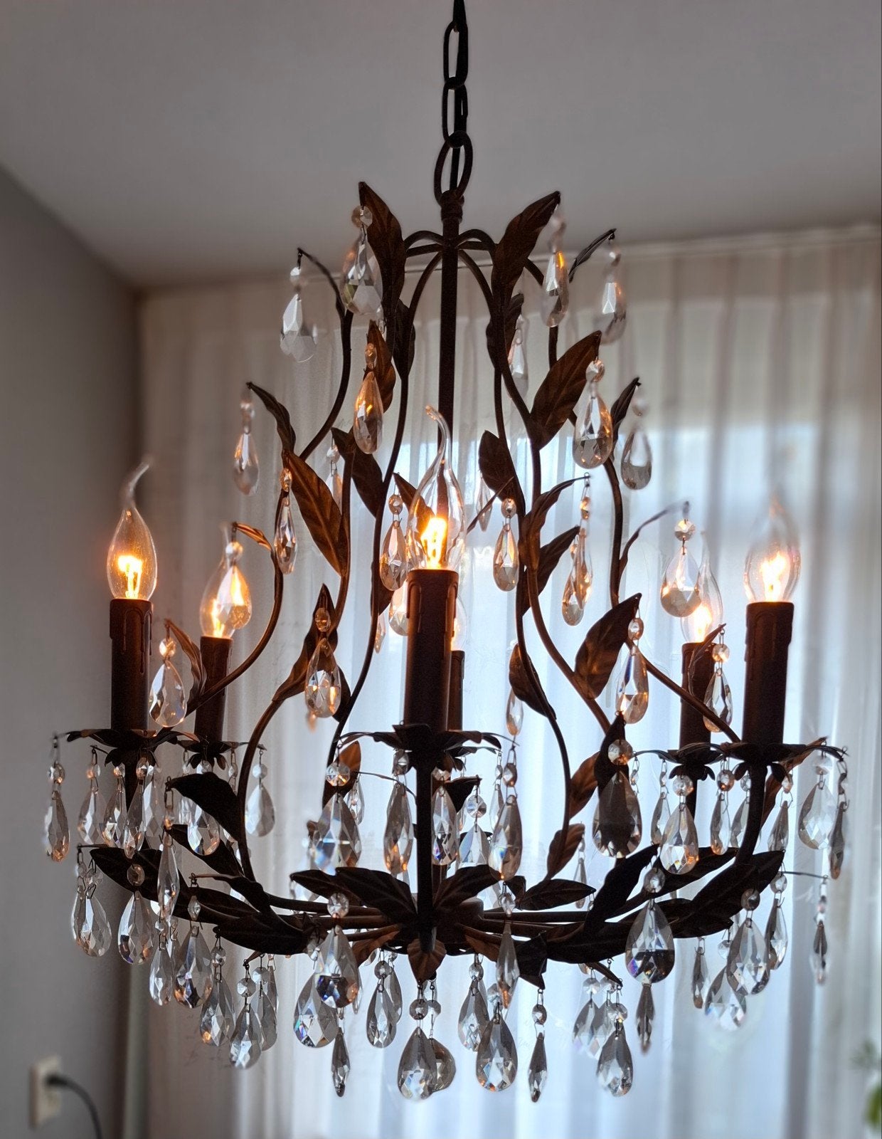 Elegante kroonluchter met kristallen en bladdetails, Ophalen, E14 (klein), Zo goed als nieuw, Glas