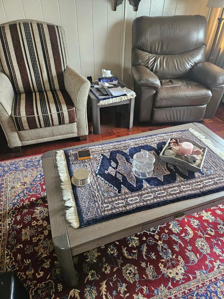 Comfortabele zithoek met gestreepte kussens, Ophalen, Zo goed als nieuw, 75 tot 100 cm, Stof