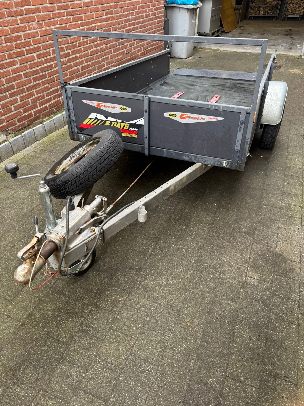 Aanhangwagen 1.35 x 2.40 Compleet met neuswiel, Ophalen, Zo goed als nieuw