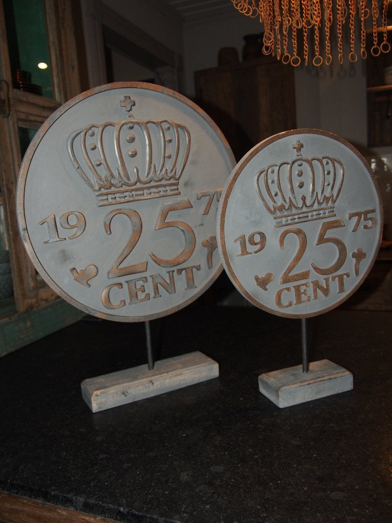 2 Houten Ornamenten op Voet - 25 Cent Munt Design, Gebruikt, Ophalen of Verzenden, Grijs, Vintage