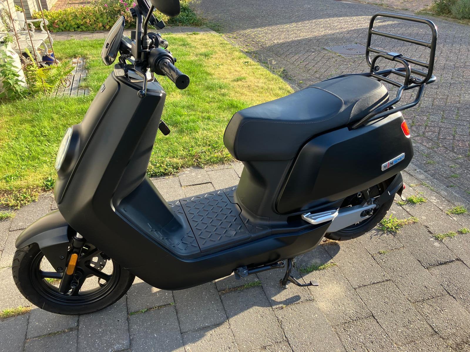 Te koop: nette NIU N1S  elektrische snorscooter (2020), Gebruikt, Elektrisch, Ophalen, Overige merken