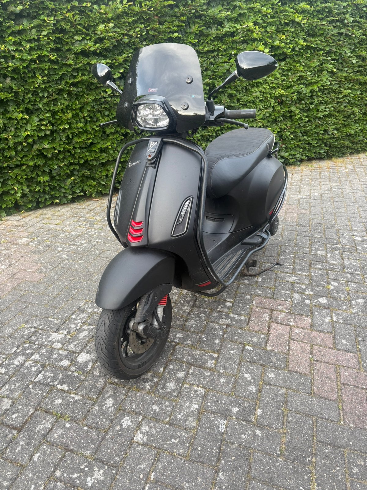 Vespa sprint, Fietsen en Brommers, Scooters | Vespa, Ophalen of Verzenden, Zo goed als nieuw, Benzine