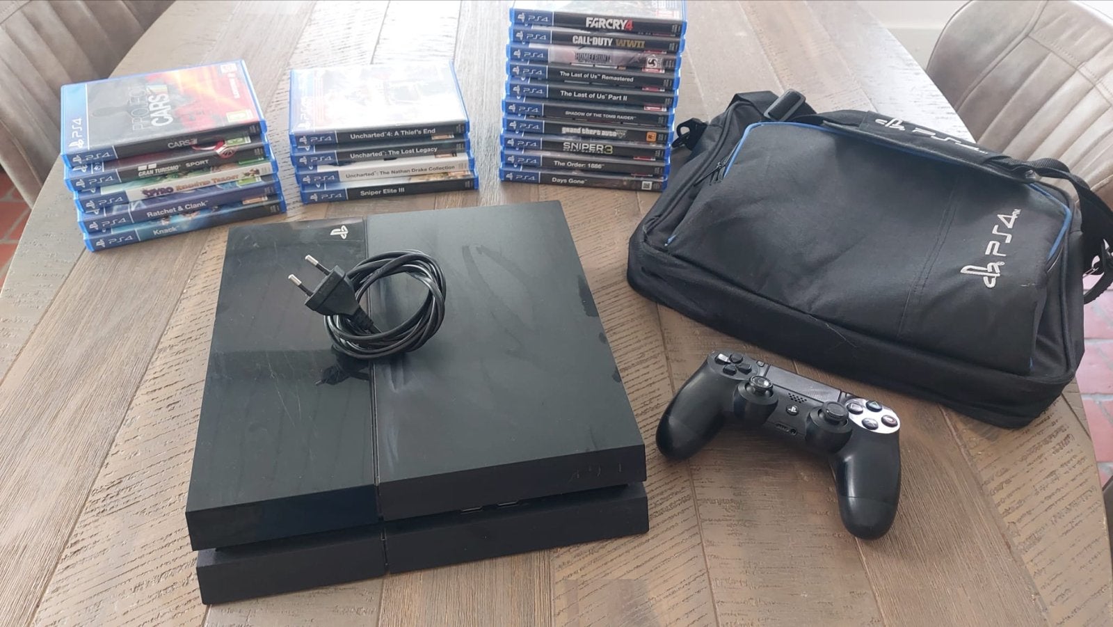PlayStation 4 (PS4) met games en controller, Spelcomputers en Games, Spelcomputers | Sony PlayStation 4, Ophalen, Met 1 controller
