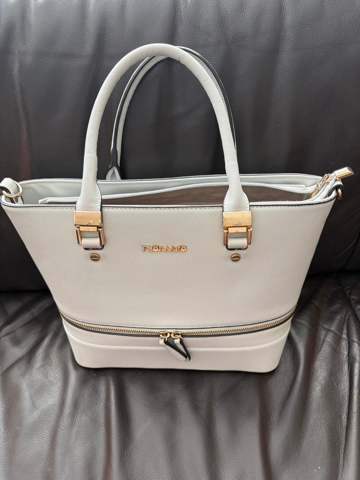 Stijlvolle Flora & Co handtas met schouderband, Ophalen of Verzenden, Zo goed als nieuw, Overige kleuren, Handtas