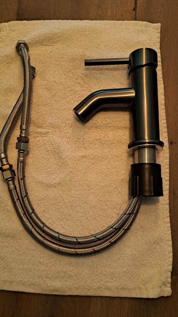 Gun metal kraan. 2 maand oud. Hoogte 14.5 cm., Doe-het-zelf en Verbouw, Sanitair, Verzenden