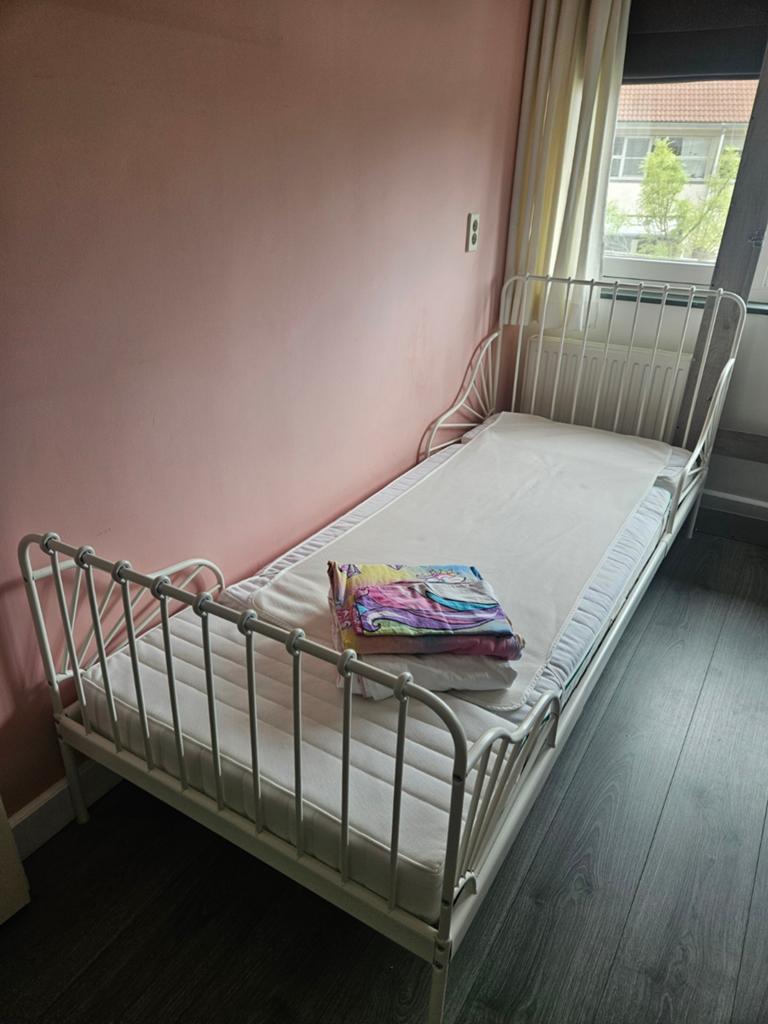 Leuk meiden meegroeibed met fris matras., 70 tot 85 cm, Ophalen of Verzenden, Zo goed als nieuw, Matras