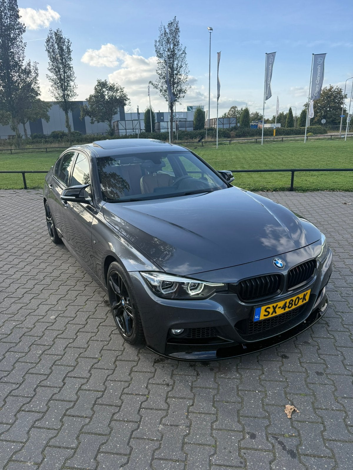 BMW 318i M Sport Automaat | Panoramadak | Cognac Leder | LED, Auto's, Automaat, Origineel Nederlands, 75 €/maand, 19 km/l