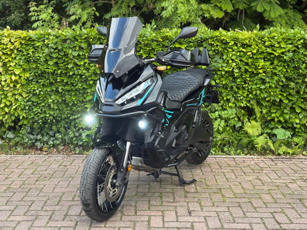 Honda X-ADV 750 | A2 | Akrapovic | Full Option!, Motoren, Motoren | Honda, 750 cc, 2 cilinders, Bedrijf, Branch Office Honda Motor Europe Limited Rivium Boulevard 201-234 (Level 11) 2909 LK Capelle aan den IJssel