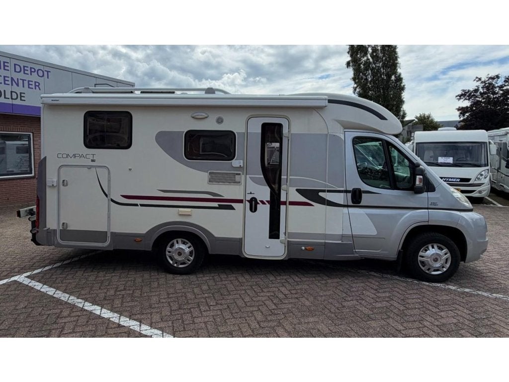 Adria Compact SL Lengtebedden Euro5 LPG zeer compleet!, Caravans en Kamperen, Campers, Luifel, Ringverwarming, Fiat, Tot en met 2