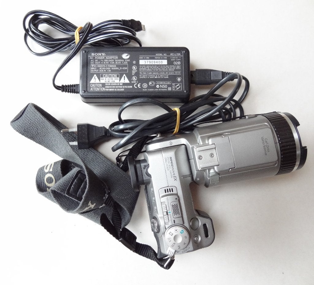 SONY DSC-F707 Digitale camera, 50,00 euro., Gebruikt, Verzenden, Compact, Sony