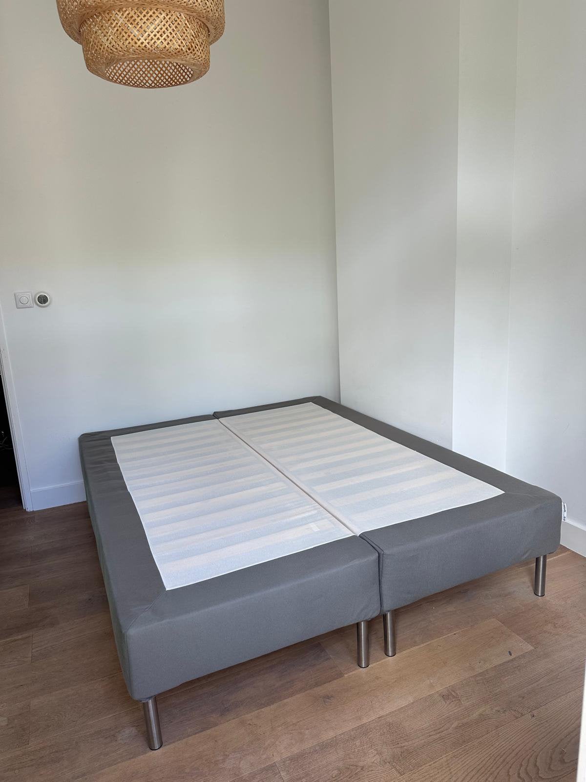 Ikea bedframe 160 bij 200 grijs, Ophalen, Tweepersoons, Zo goed als nieuw, 200 cm