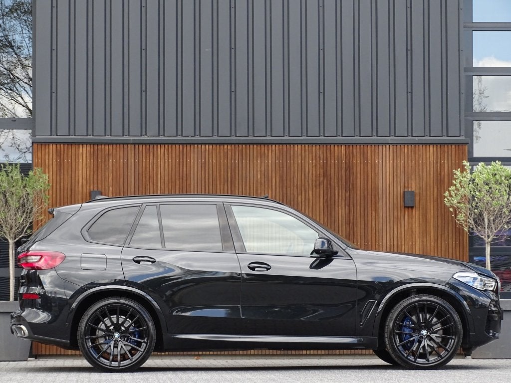BMW X5 45e 394PK M-Sport Individual / Skylounge / Alcanatara, Auto's, Automaat, Gebruikt, Zwart, Leder