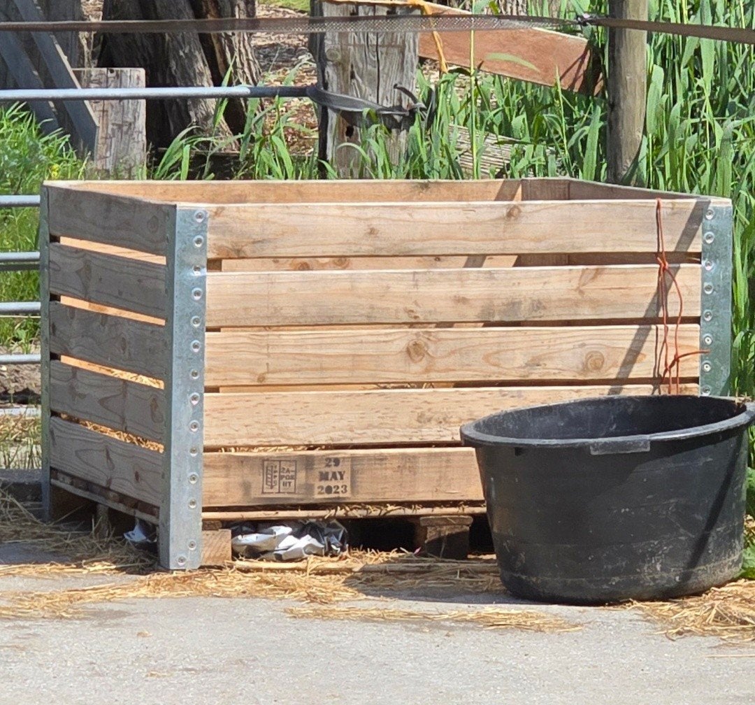 Houten voerbak voor paddock of land, Dieren en Toebehoren, Stalling en Weidegang