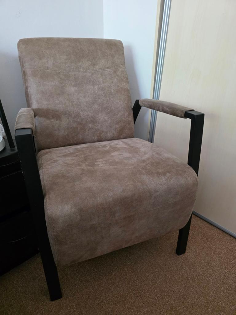 Comfortabele fauteuil met leder stoffen bekleding, Ophalen, Gebruikt, Modern comfort, 75 tot 100 cm