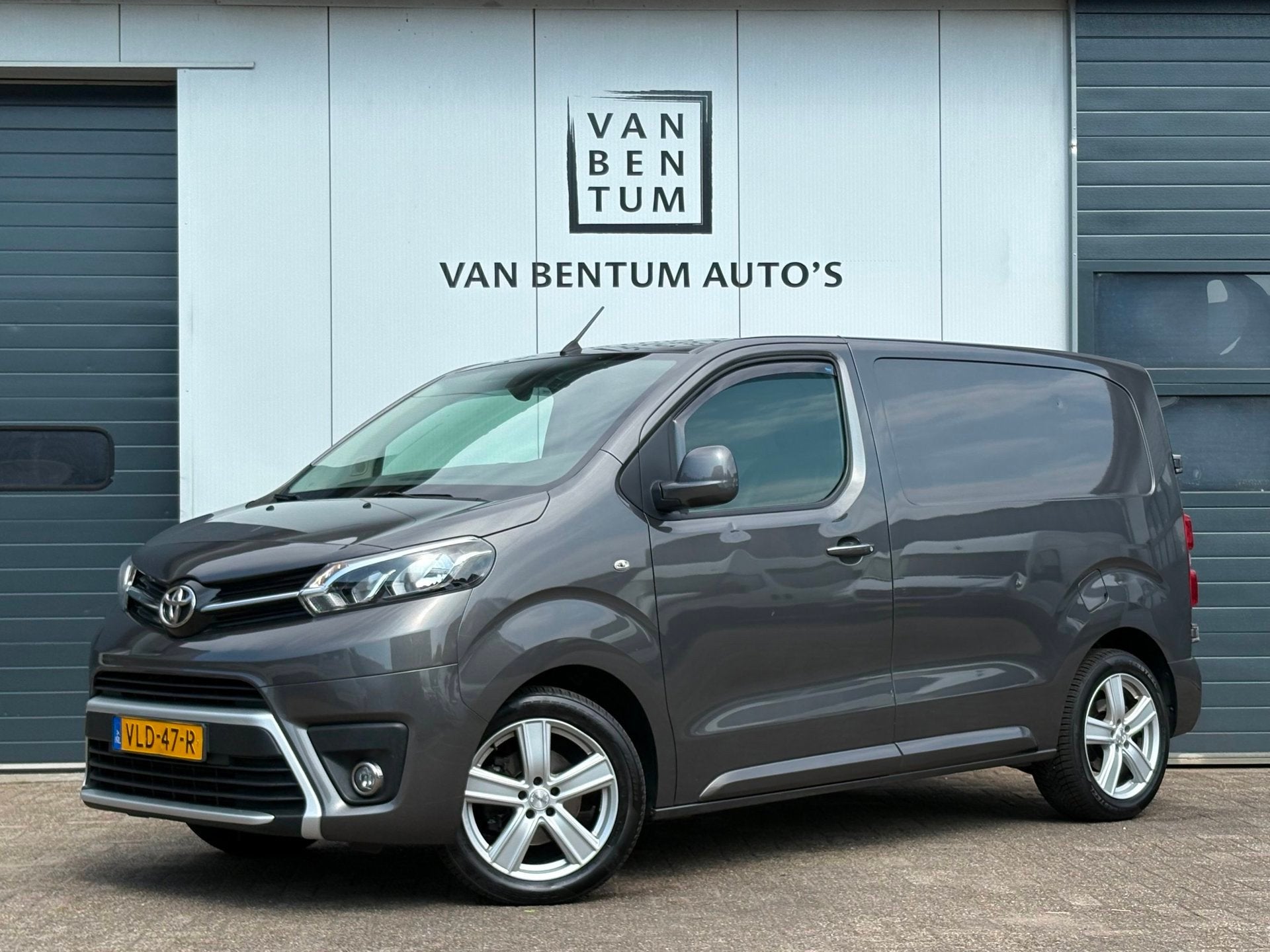Toyota PROACE Compact 2.0 D-4D 122pk Navi Clima Cruise, Voorwielaandrijving, Gebruikt, Euro 6, Leder en Stof