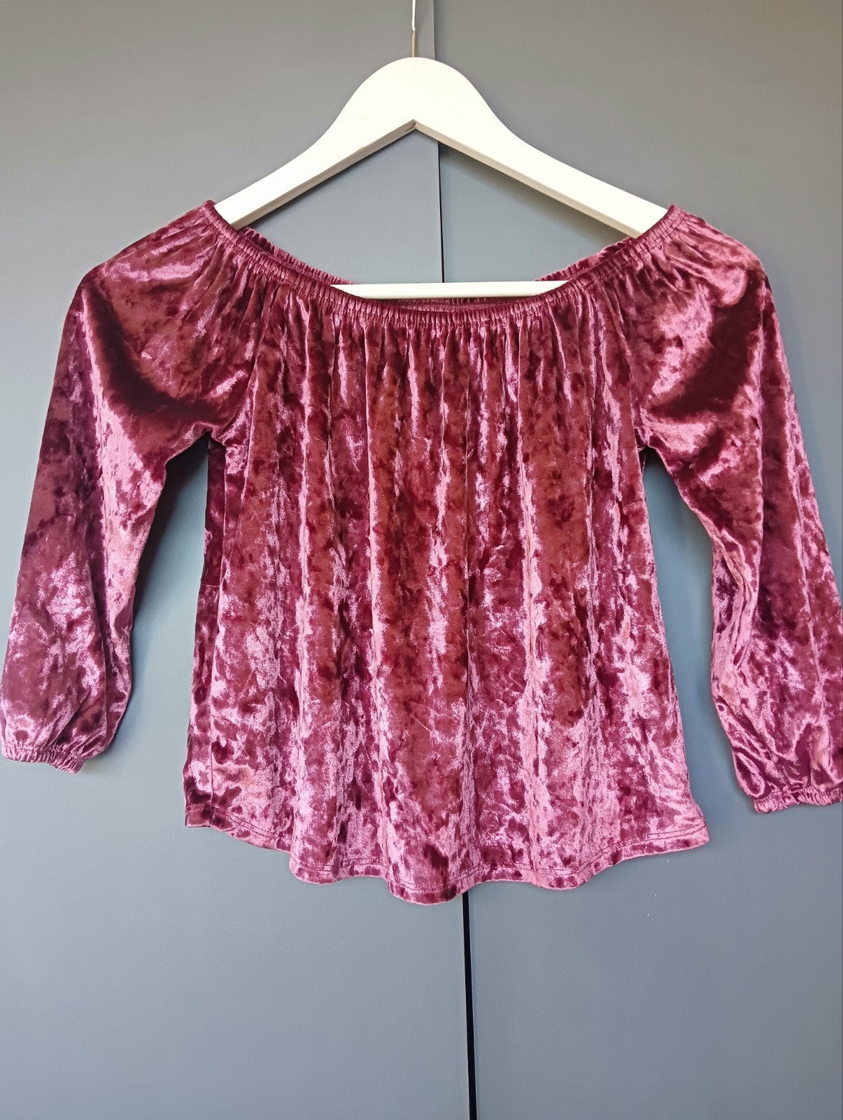 Kort glanzend off shoulder shirtje mt XXS(176) van Hollister, Ophalen of Verzenden, Zo goed als nieuw, Roze, Maat 34 (XS) of kleiner