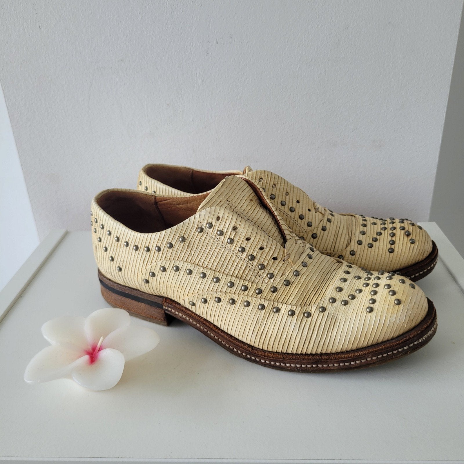 A.S. 98 dames veterschoenen met studs maat 37 cremekleur, Beige, Ophalen of Verzenden, A.S. 98, Sneakers of Gympen