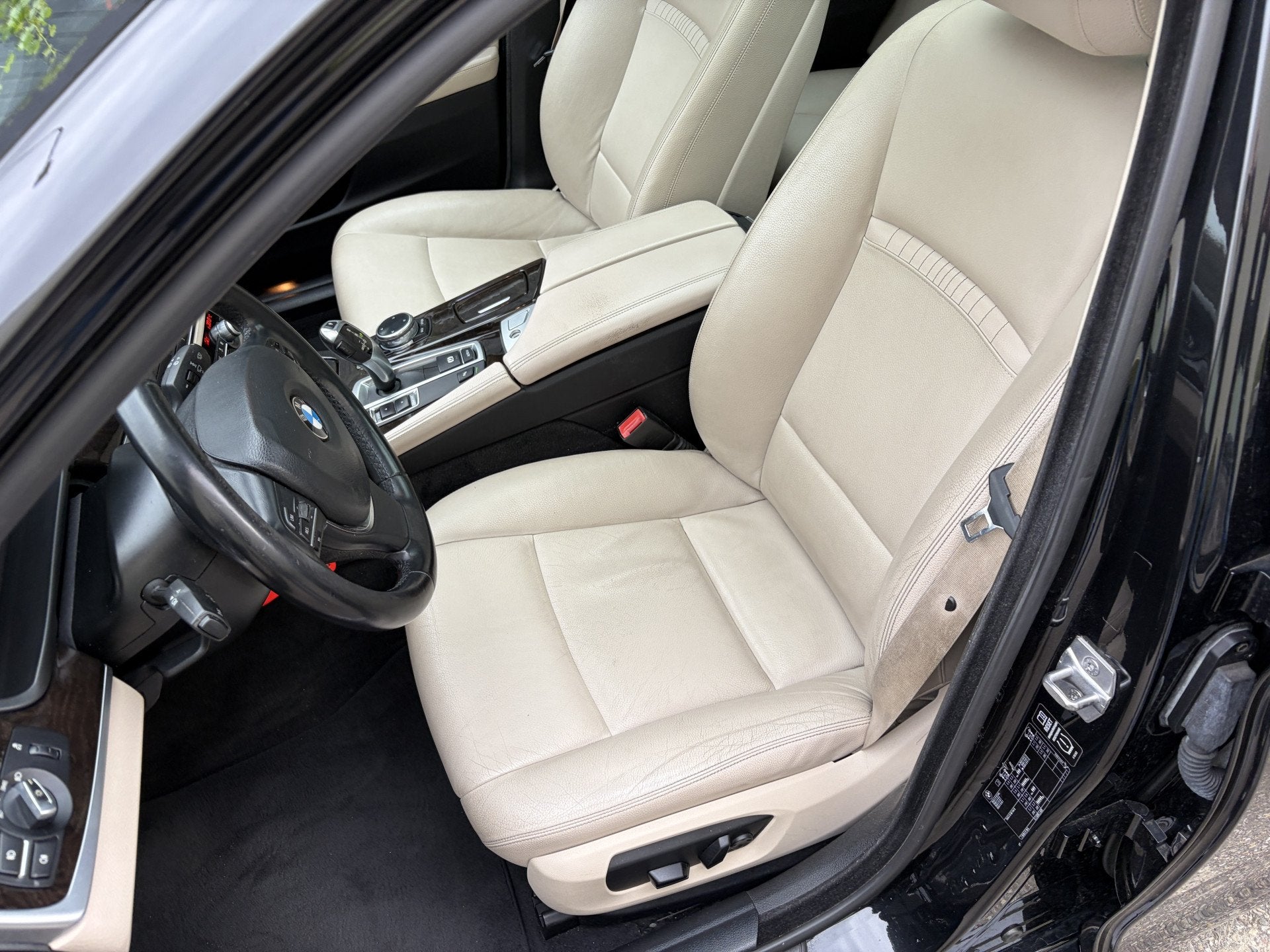 Foto 8 van BMW 5 Serie Touring 520i High Executive / AUTOMAAT / LEER /