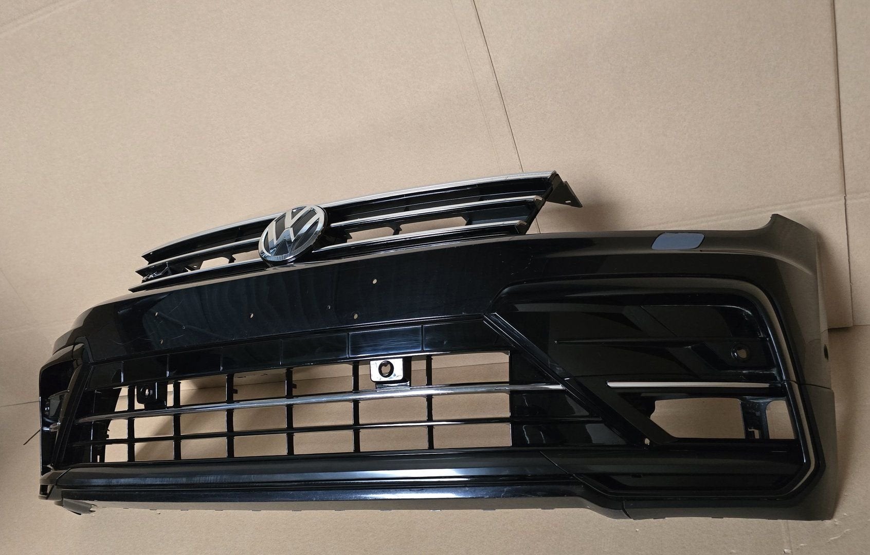 Voorbumper VW Tiguan 5NA R-line 6xPDC KLS ORGINEEL BUMPER, Gebruikt, -, Ophalen of Verzenden, Bumper